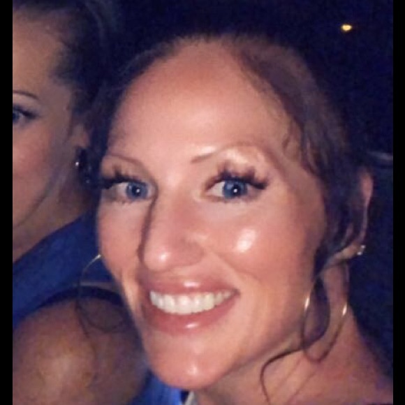 Meet your Posher, Dawn - Picture 2 of 2